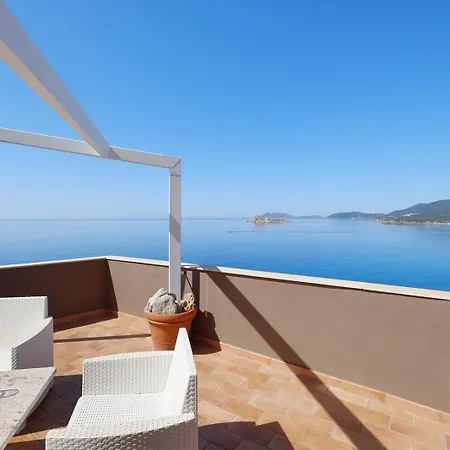 Rosy Terrazza Sul Mare By Teuladaapartments Apartamento