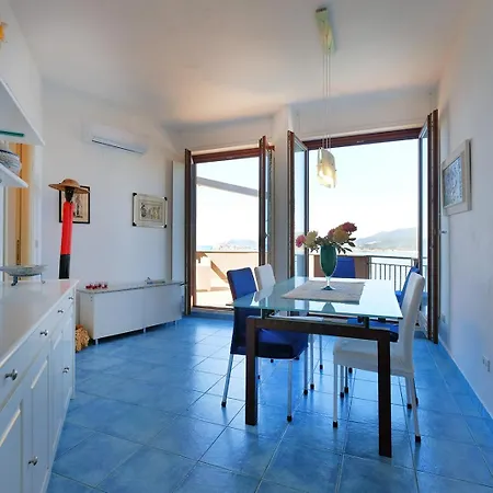 Rosy Terrazza Sul Mare By Teuladaapartments *